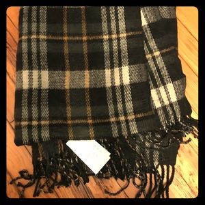 Plaid blanket scarf, NWT